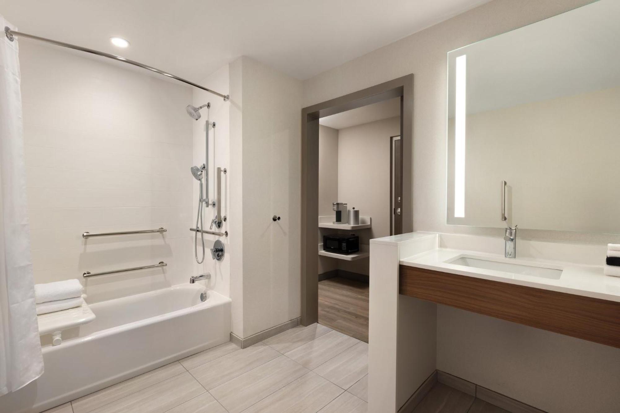 Holiday Inn Express Cape Canaveral By Ihg Exterior photo
