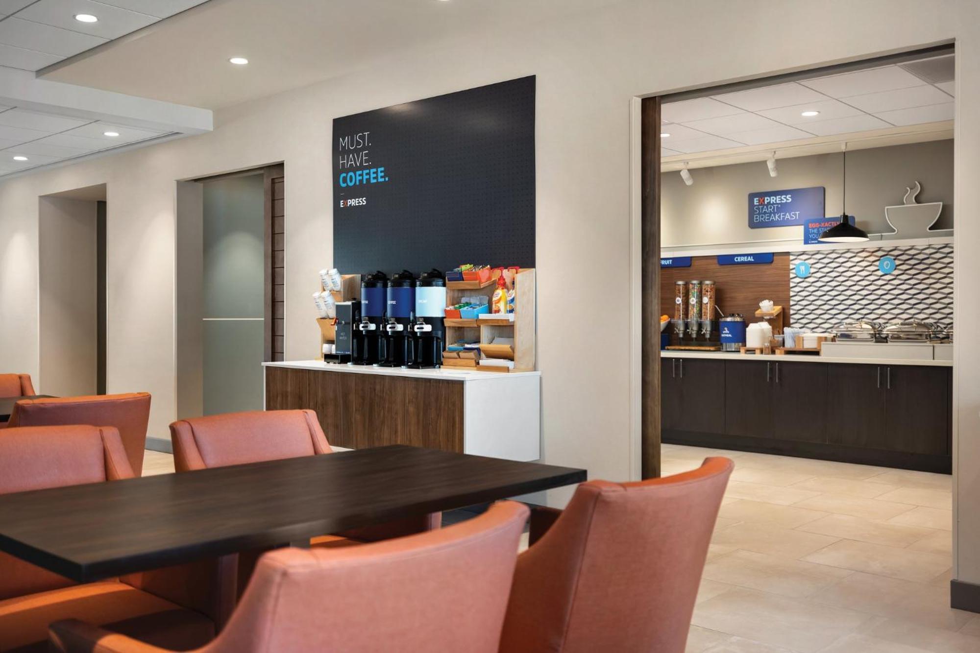 Holiday Inn Express Cape Canaveral By Ihg Exterior photo
