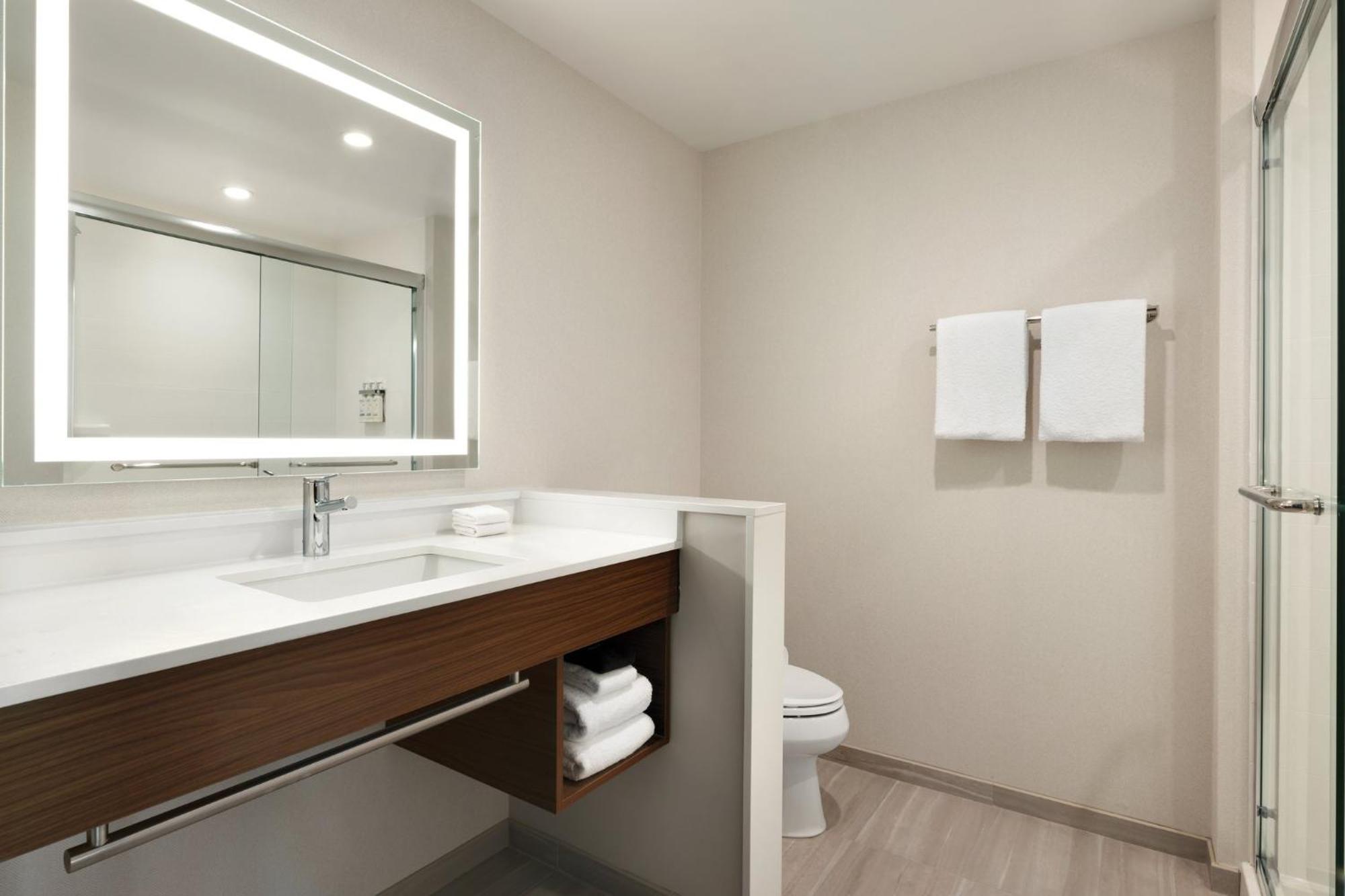 Holiday Inn Express Cape Canaveral By Ihg Exterior photo