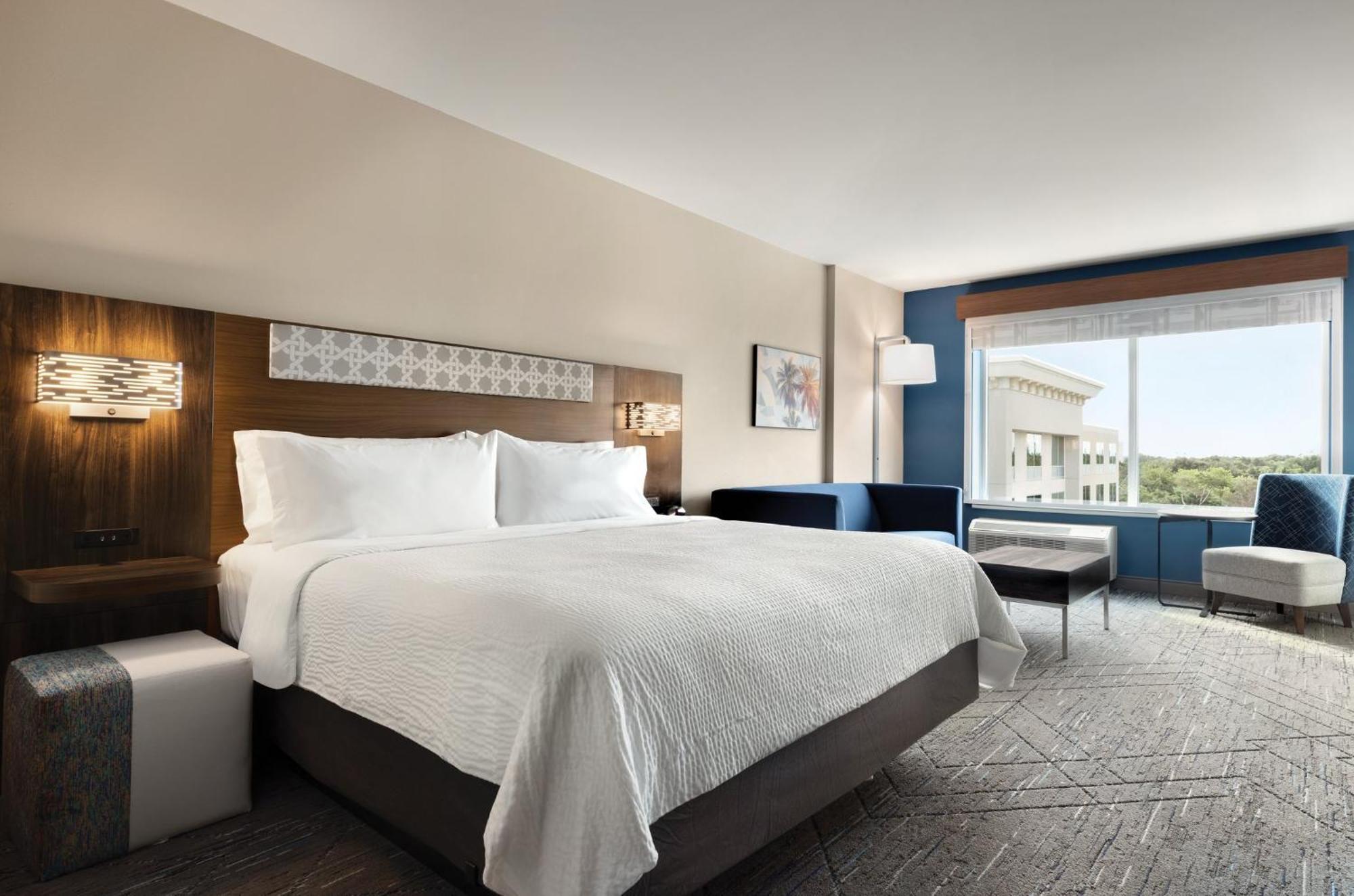 Holiday Inn Express Cape Canaveral By Ihg Exterior photo